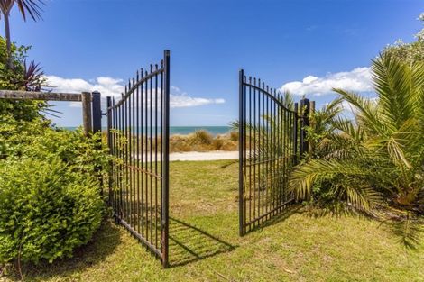 Photo of property in 10 Parapara Esplanade, Parapara, Takaka, 7182