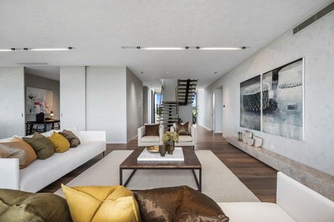 Photo of property in 15 Ridgelea Road, Long Bay, 0792