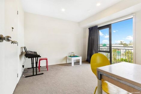 Photo of property in 3i/10 Crown Lynn Place, New Lynn, Auckland, 0600