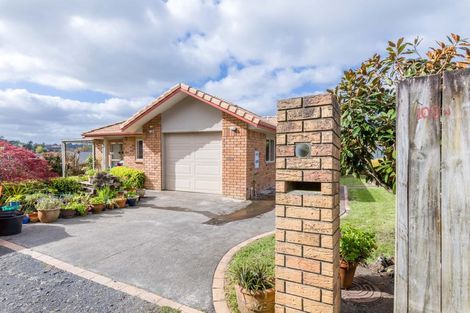 Photo of property in 108n Colwill Road, Massey, Auckland, 0614