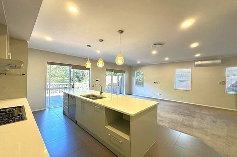 Photo of property in 9 Lucca Crescent, Flat Bush, Auckland, 2019