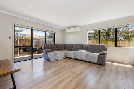 Photo of property in 1/8 Volta Place, Clendon Park, Auckland, 2103