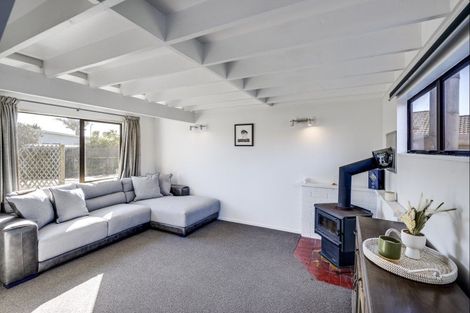 Photo of property in 2/2 Heretaunga Street East, Parkvale, Hastings, 4122