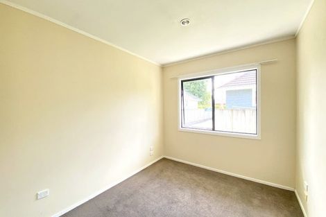 Photo of property in 67 Beach Road, Te Atatu Peninsula, Auckland, 0610