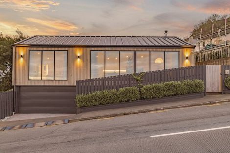 Photo of property in 4 Godley Quay, Lyttelton, 8082