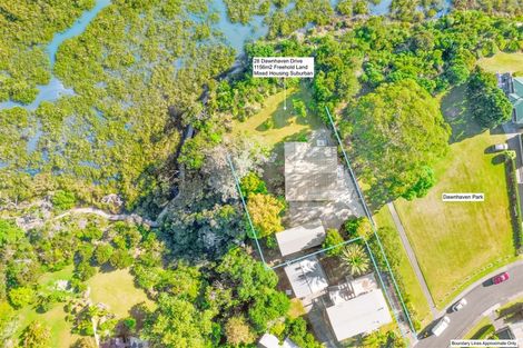 Photo of property in 28 Dawnhaven Drive, Te Atatu Peninsula, Auckland, 0610