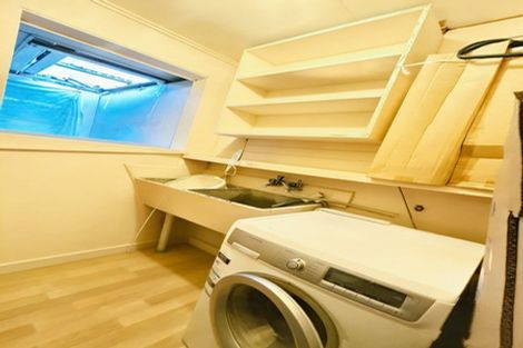 Photo of property in 26 Rotoiti Avenue, Pakuranga Heights, Auckland, 2010