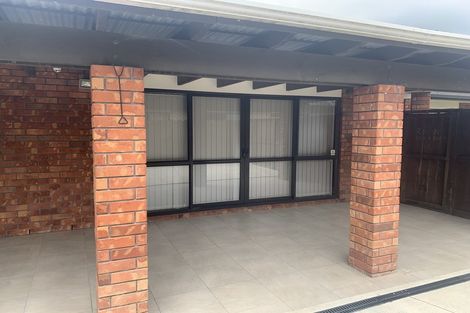 Photo of property in 8 Carisbrook Crescent, Papakura, 2110