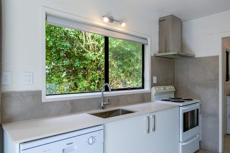 Photo of property in 184 Hutchinson Avenue, New Lynn, Auckland, 0600