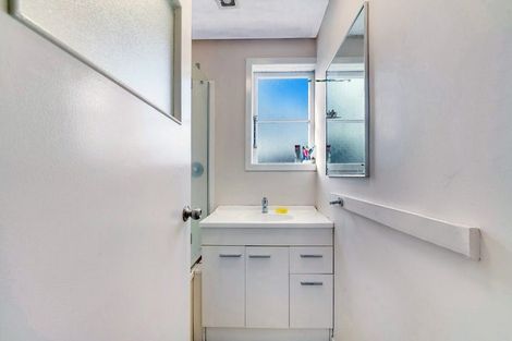 Photo of property in 79 Tidal Road, Mangere, Auckland, 2022