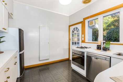 Photo of property in 196 Evans Bay Parade, Roseneath, Wellington, 6021
