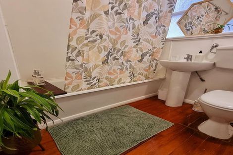 Photo of property in 3 Brown Grove, Fairfield, Lower Hutt, 5011