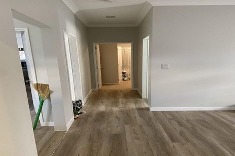 Photo of property in 2 Creggan Crescent, Flat Bush, Auckland, 2019