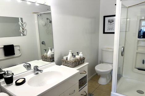 Photo of property in 18/3 Maunganui Road, Mount Maunganui, 3116