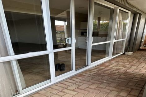Photo of property in 18a Castor Bay Road, Castor Bay, Auckland, 0620