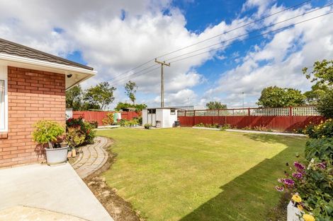 Photo of property in 6 Royal Oak Drive, Kelvin Grove, Palmerston North, 4414
