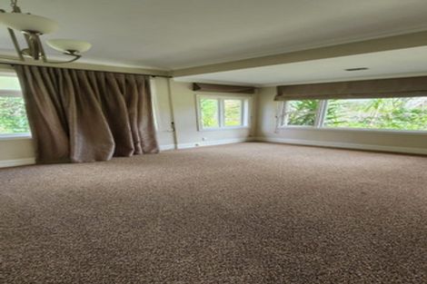 Photo of property in 186 Boord Crescent, Kumeu, 0891