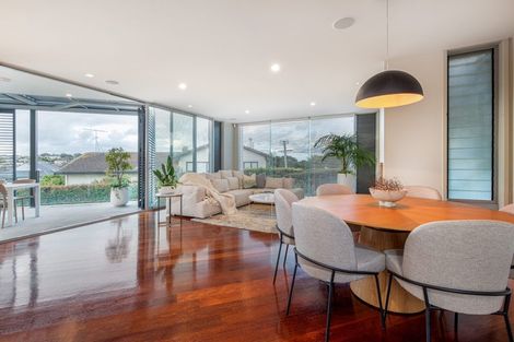 Photo of property in 3a Kowhai Road, Mairangi Bay, Auckland, 0630