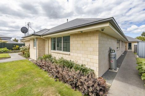 Photo of property in 55 Oakwood Drive, Rangiora, 7400