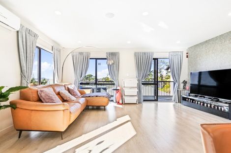 Photo of property in 9a Valron Road, Te Atatu South, Auckland, 0602