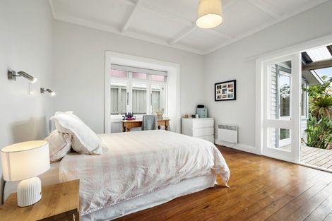 Photo of property in 12 Glade Place, Birkenhead, Auckland, 0626