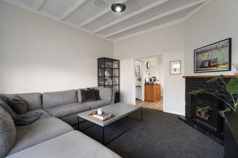 Photo of property in 33 Featherston Street, Takaro, Palmerston North, 4412