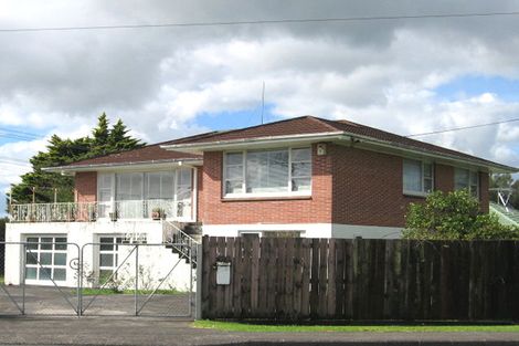 Photo of property in 739 Te Atatu Road, Te Atatu Peninsula, Auckland, 0610
