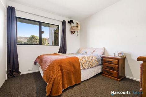 Photo of property in 92 Lisland Drive, Kinloch, Taupo, 3377