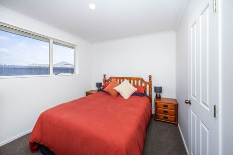 Photo of property in 12 Flora Way, Rototuna, Hamilton, 3210