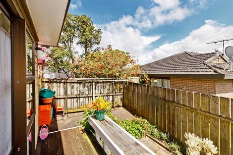 Photo of property in 31 Glucina Avenue, West Harbour, Auckland, 0618