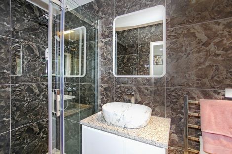 Photo of property in Oakwood Manor, 608c Massey Road, Mangere, Auckland, 2022