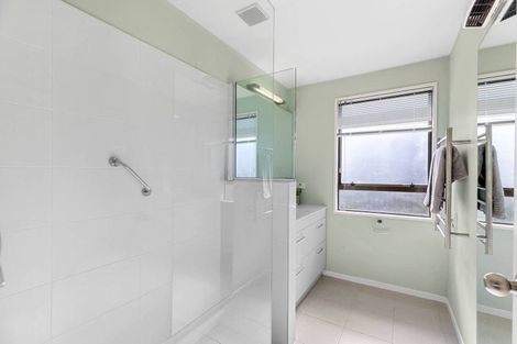 Photo of property in 8a Freyberg Avenue, Riccarton, Christchurch, 8011