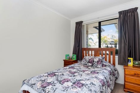 Photo of property in 18 Gibson Place, Papamoa Beach, Papamoa, 3118