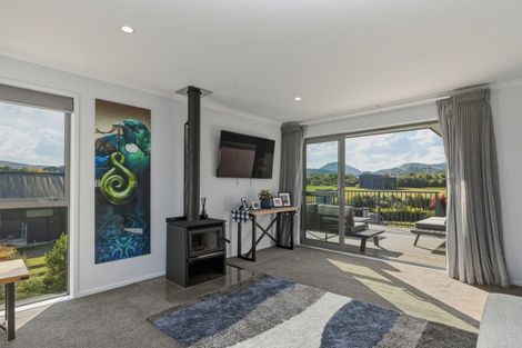 Photo of property in 9 Lancewood Way, Kinloch, Taupo, 3377