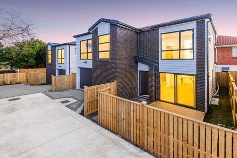 Photo of property in 67 Hutchinsons Road, Bucklands Beach, Auckland, 2014