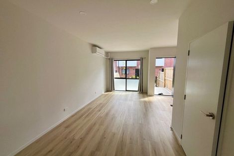 Photo of property in 17 Paetai Lane, Te Atatu Peninsula, 0610