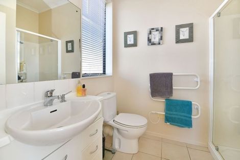 Photo of property in 56 Rivervale Grove, Stanmore Bay, Whangaparaoa, 0932