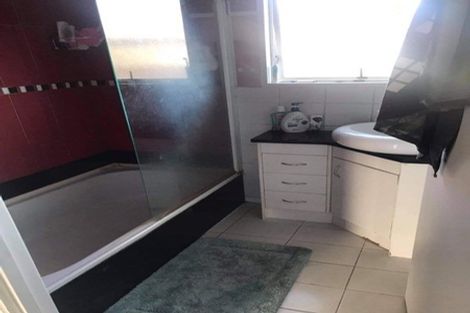 Photo of property in 1/32 Latham Avenue, Pakuranga, Auckland, 2010