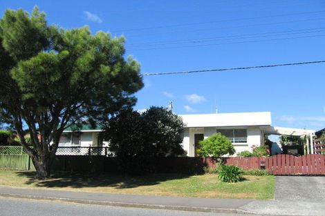 Photo of property in 1/2 Gillespies Road, Birchville, Upper Hutt, 5018