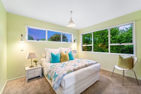 Photo of property in 55 Becroft Drive, Forrest Hill, Auckland, 0620