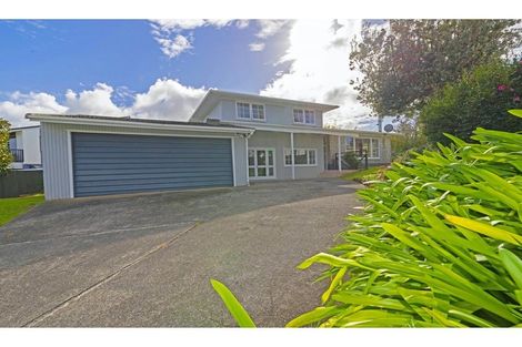Photo of property in 19 Cyclarama Crescent, Massey, Auckland, 0614