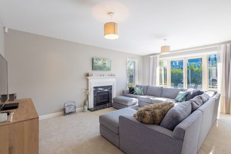 Photo of property in 33 Lewisham Park, St Albans, Christchurch, 8052