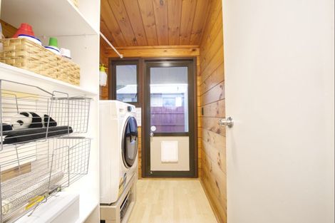 Photo of property in 17 Rice Crescent, Newlands, Wellington, 6037