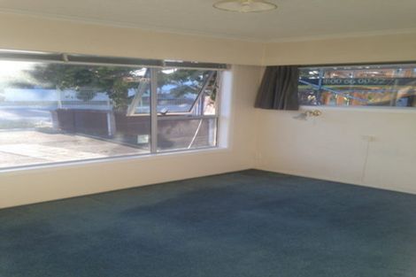 Photo of property in 77 Memorial Avenue, Ilam, Christchurch, 8053