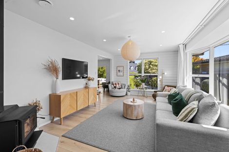 Photo of property in 21 Woodstock Place, Russley, Christchurch, 8042