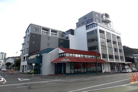 Photo of property in Endeavour Apartments, 23/125u Thorndon Quay, Pipitea, Wellington, 6011