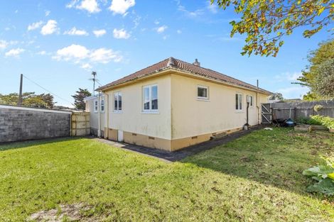 Photo of property in 205 South Road, Spotswood, New Plymouth, 4310