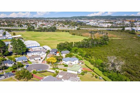 Photo of property in 7 Celsmere Lane, Te Atatu Peninsula, Auckland, 0610