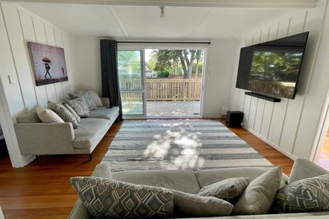 Photo of property in 61 Kauri Road, Stanmore Bay, Whangaparaoa, 0932
