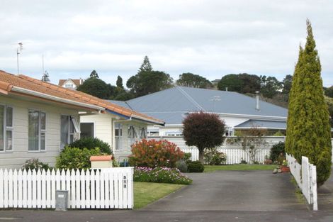 Photo of property in 2/353 Saint Aubyn, Moturoa, New Plymouth, 4310